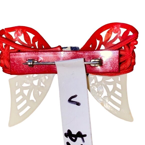 Vintage Red & Cream Bow Brooch - A Must-Have Retro Accessory - Picture 3 of 3